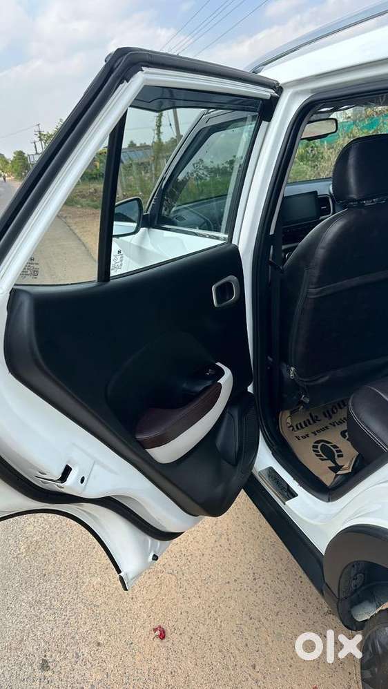 Hyundai Venue 2022 Petrol 20000 Km Driven