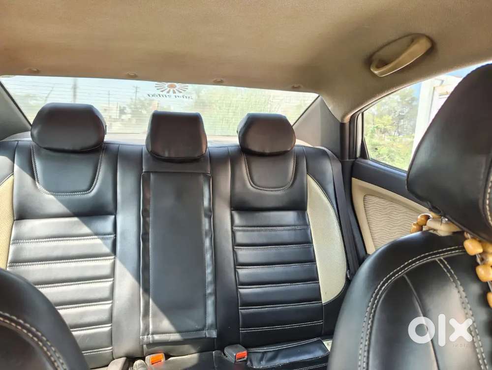 Hyundai Fluidic Verna 2012