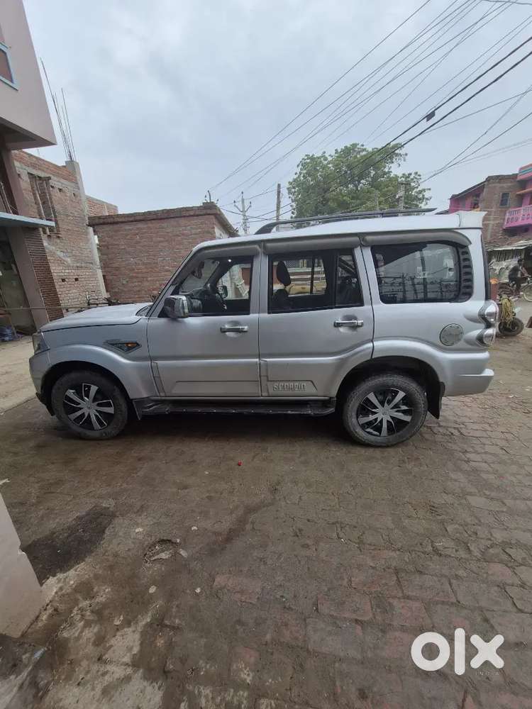 Mahindra Scorpio S6 Plus 2017