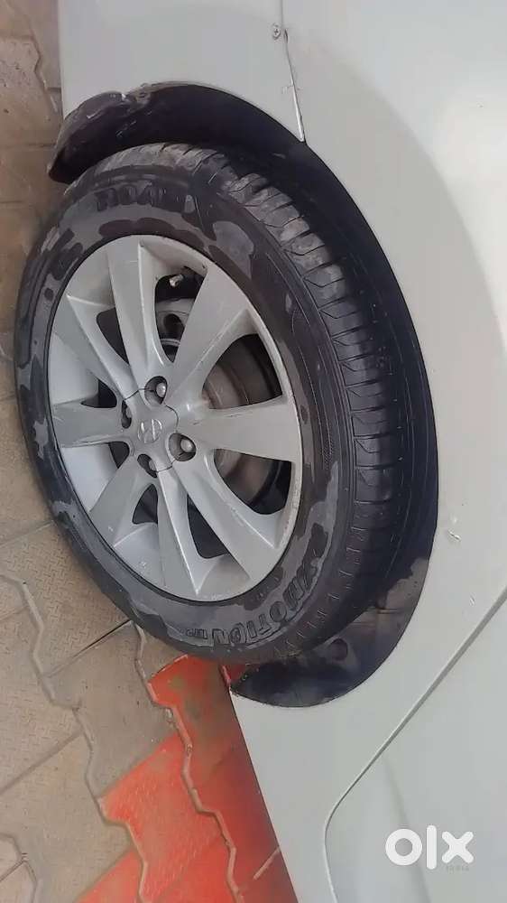 Hyundai Verna Diesel Manual 2013 Variant