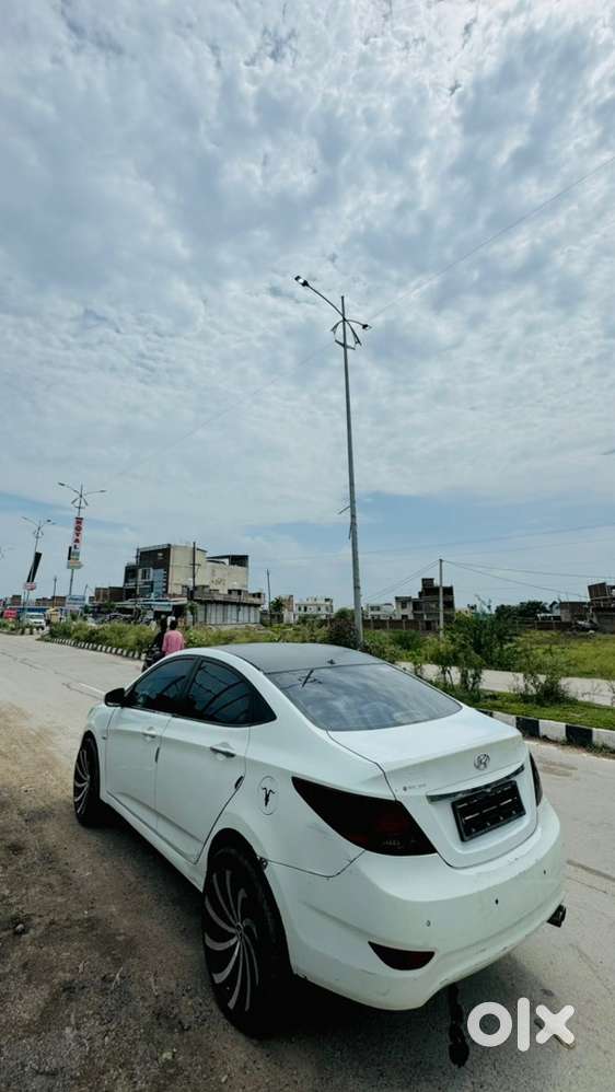 Hyundai Fluidic Verna 2013
