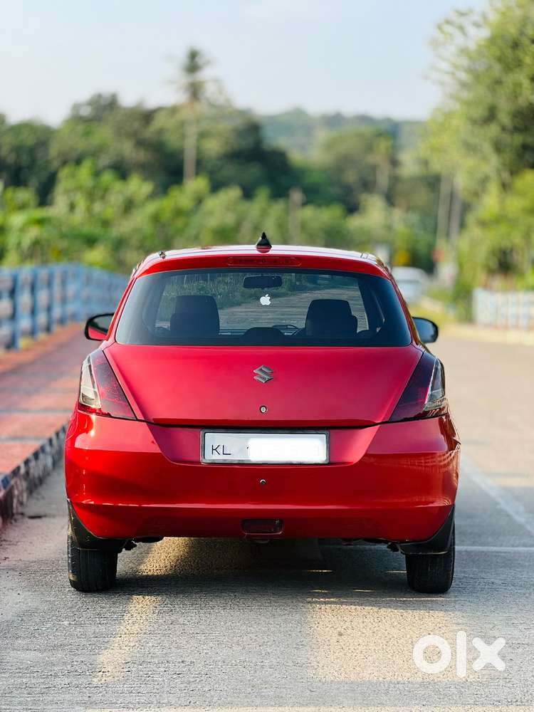 Maruti Suzuki Swift Vxi + Manual, 2012, Petrol