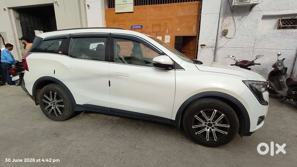 Mahindra Xuv700 2.0 Ax 7 Petrol At Str, 2024, Petrol