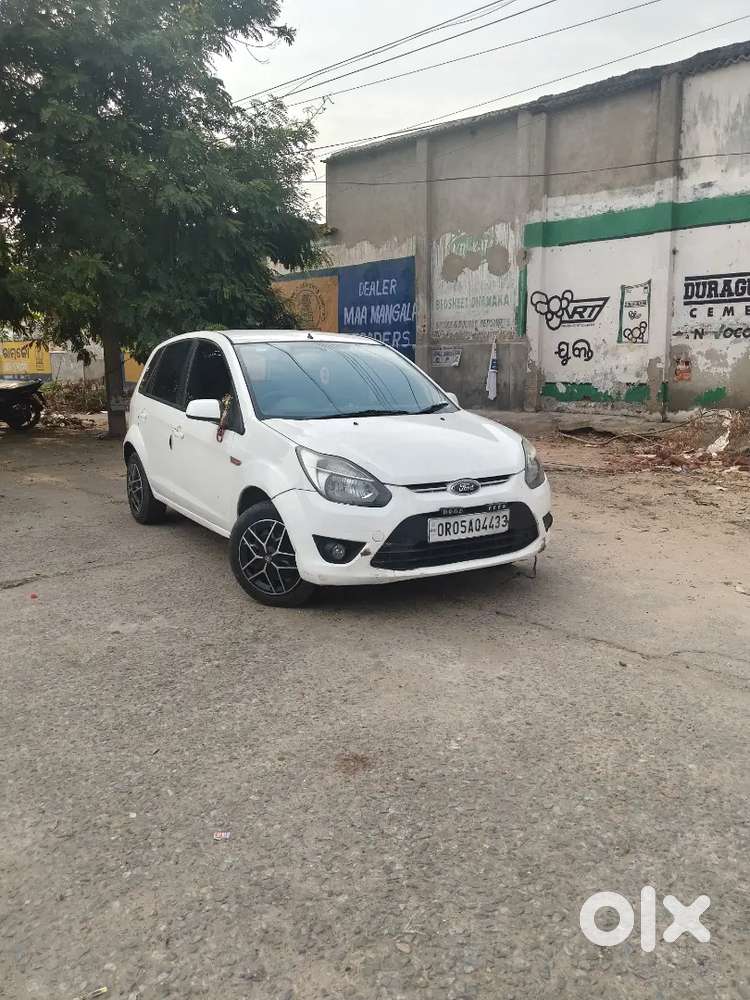 Ford Figo 1.2 Titanium 2011