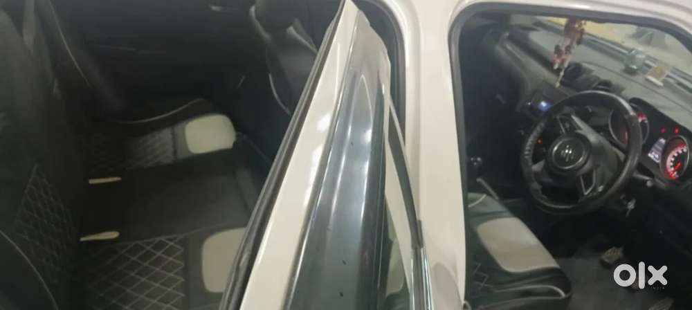 Maruti Suzuki Swift Vxi Bsiv, 2018, Petrol