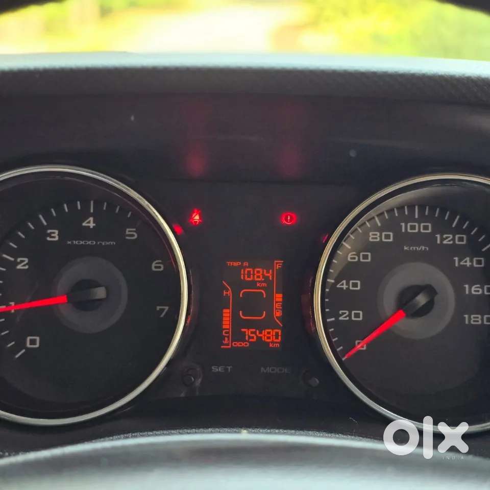 Mahindra Tuv 300 T10, 2018, Diesel