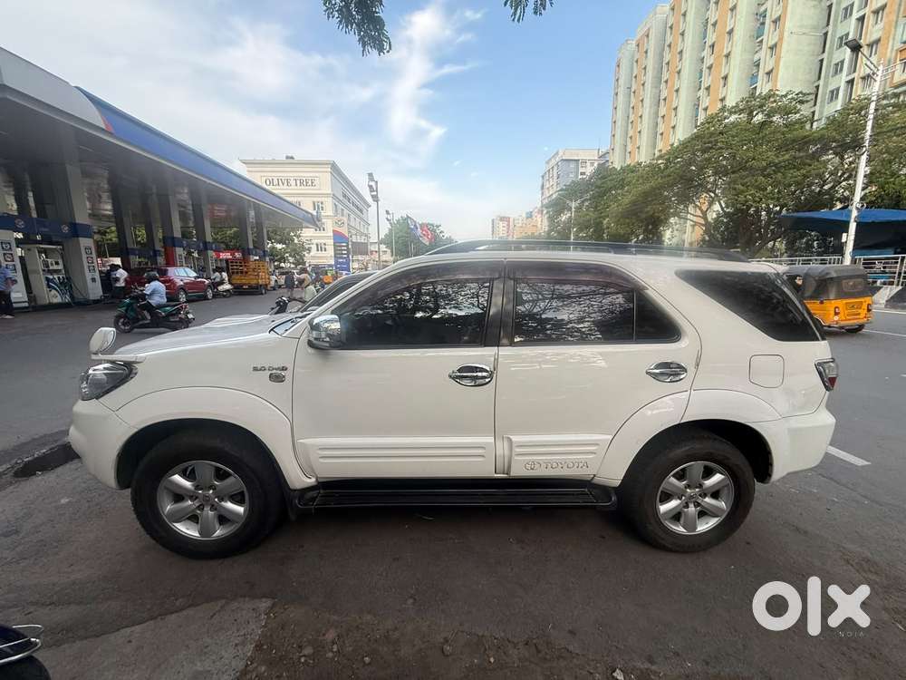 Toyota Fortuner 3.0 4x4 Manual, 2011, Diesel