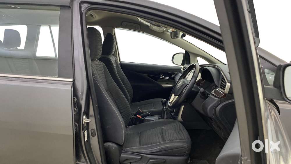 Toyota Innova Crysta 2.4 Vx Mt, 2016, Diesel