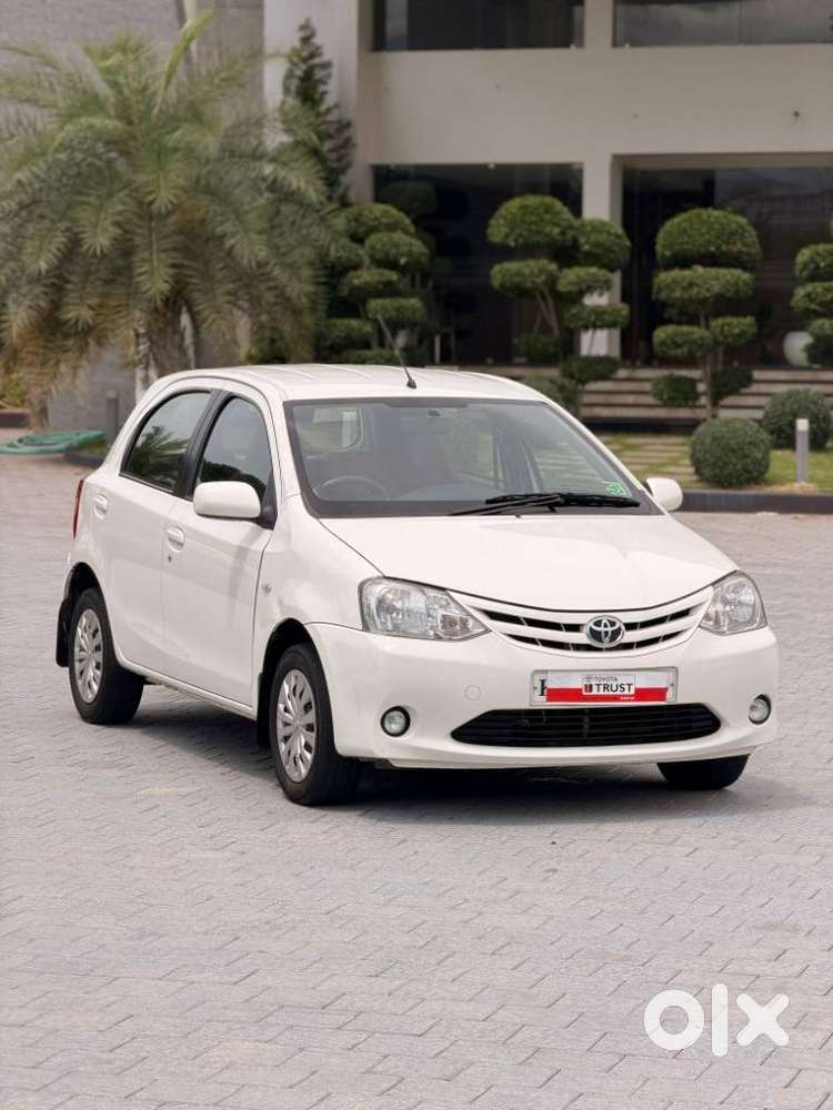 Toyota Etios Liva, 2012, Petrol