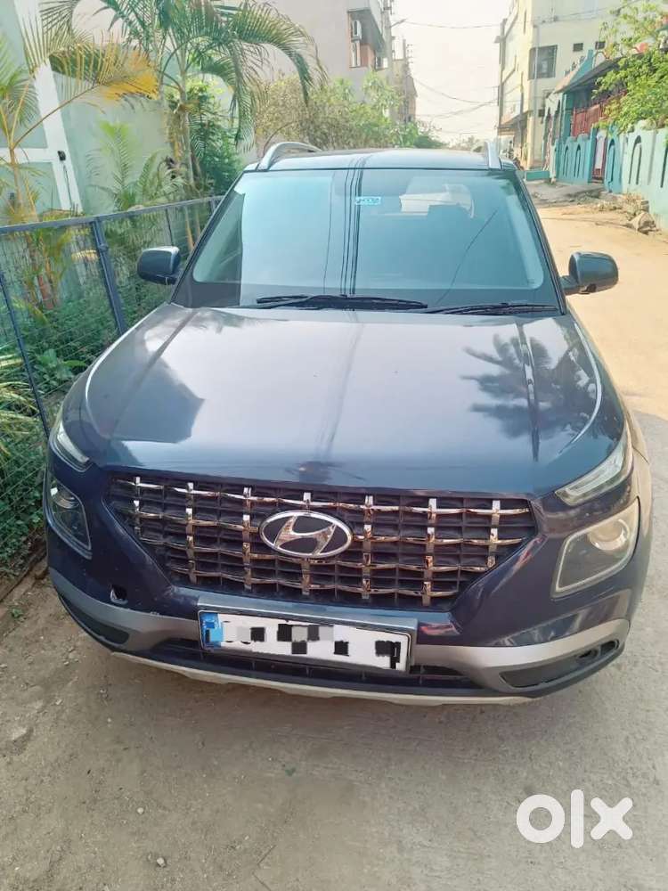Hyundai Venue 2020 Petrol 70000 Km Driven