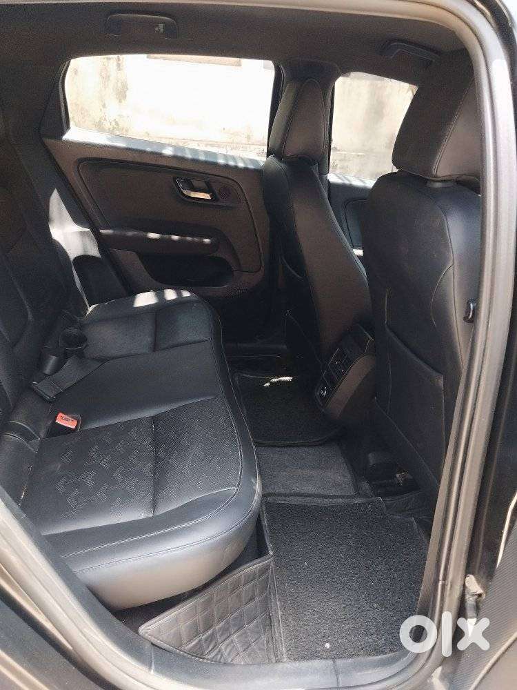 Tata Altroz 1.2 Xza Plus Dark Edition Dct, 2022, Petrol