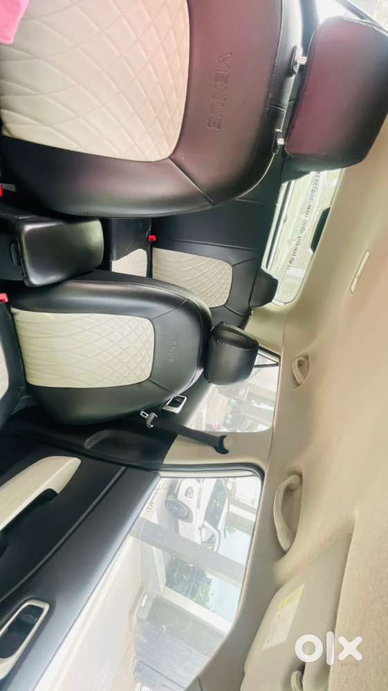 Hyundai Venue 2022 Petrol Well Maintained