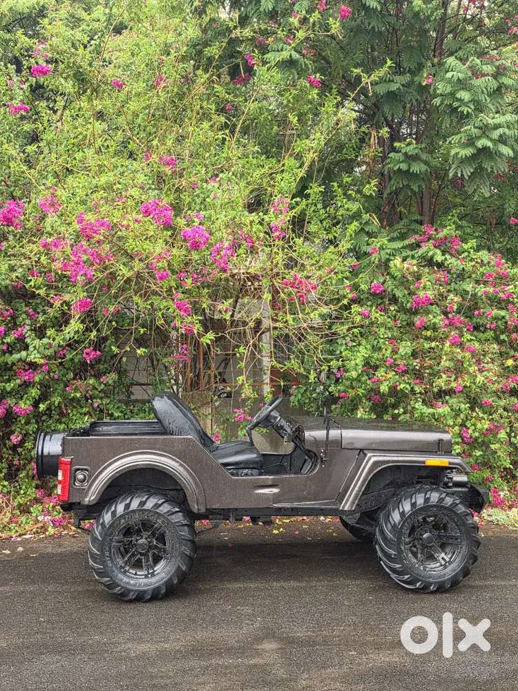 Mahindra Jeep Classic 1983