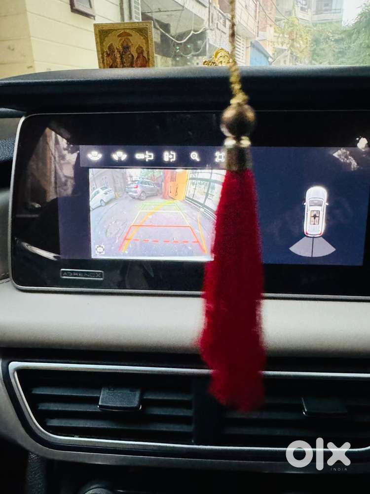 Mahindra Xuv700 2.0 Ax 7 Petrol Mt Str, 2023, Petrol