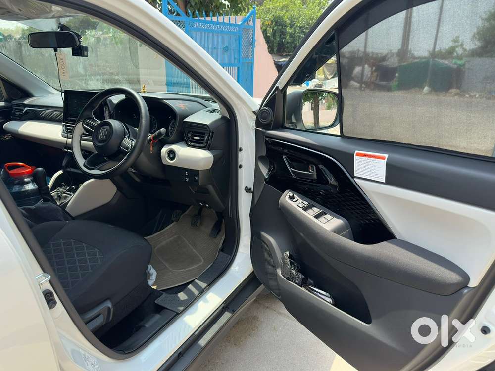 Maruti Suzuki Victoris Lxi Cng 2025