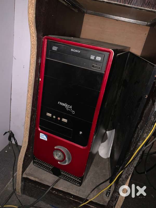 06 Deaktop computers with printer.