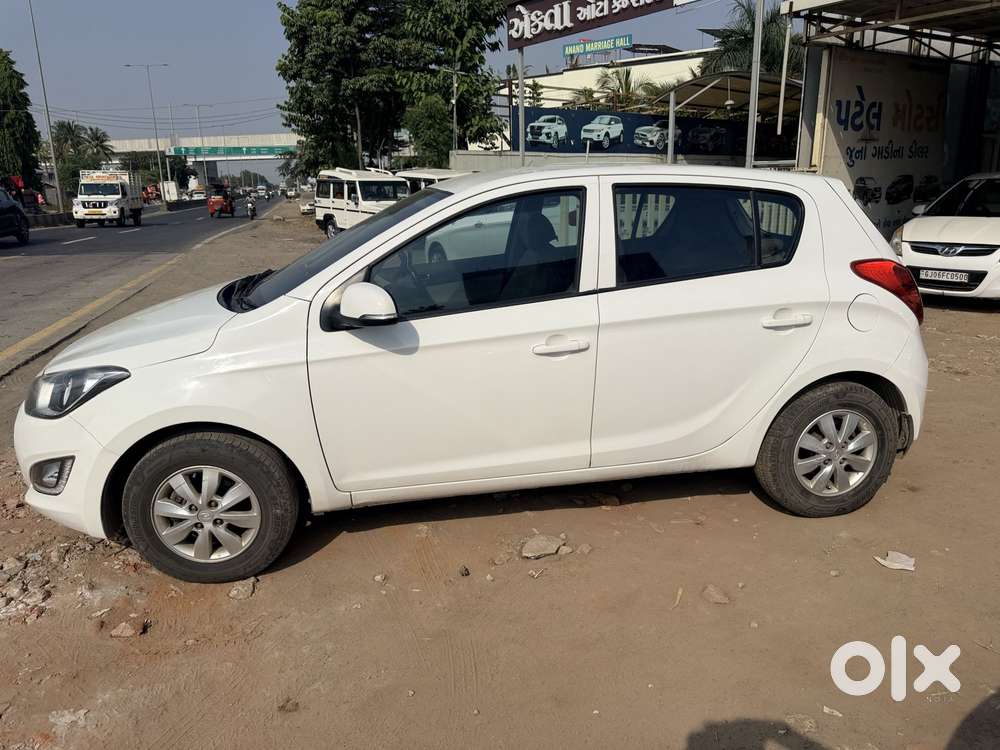 Hyundai I20 Sportz 1.4 Crdi 6 Speed Bs-iv, 2014, Diesel