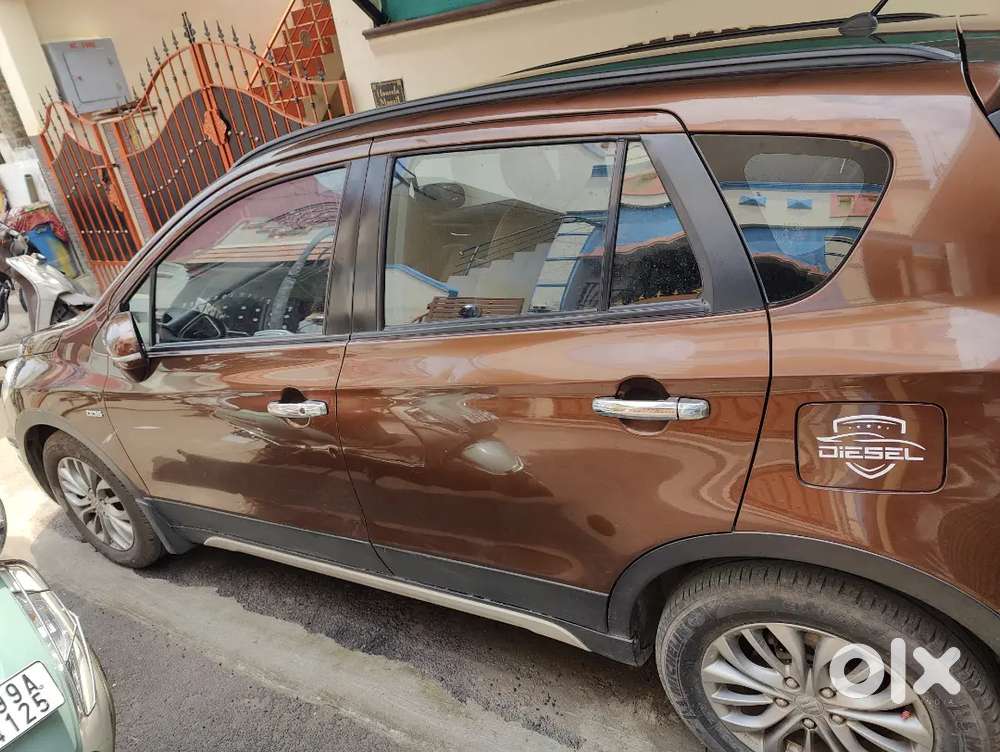 Genuine Vehicle Company Service Record Neat And Clean  Mileage 25 Km