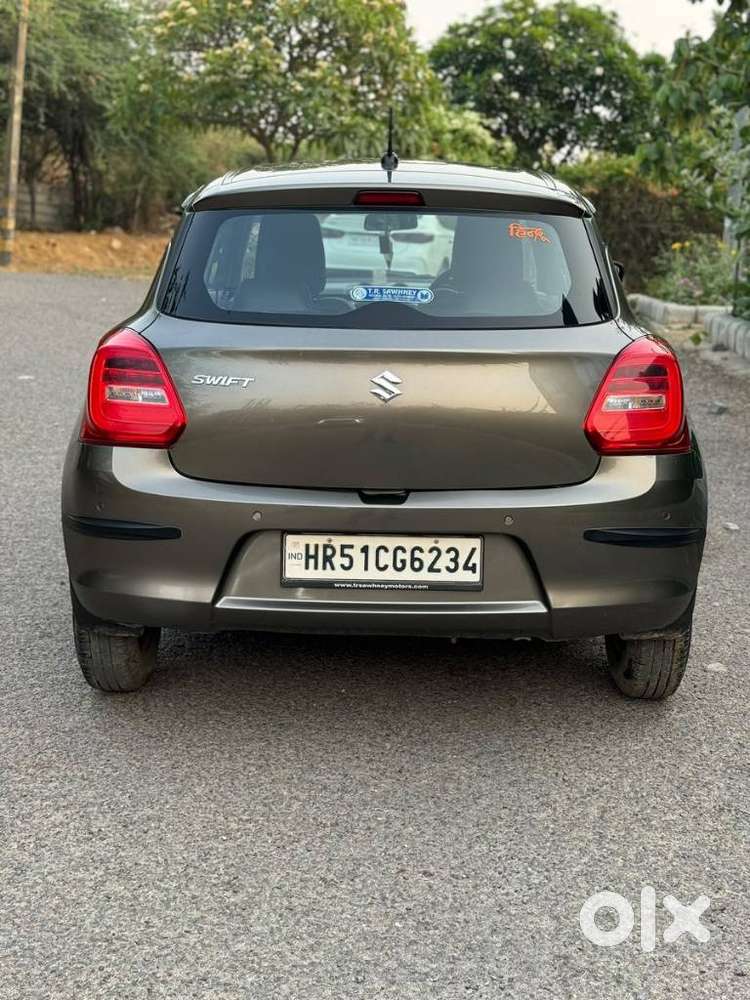 Maruti Suzuki Swift Vxi + Manual, 2022, Petrol