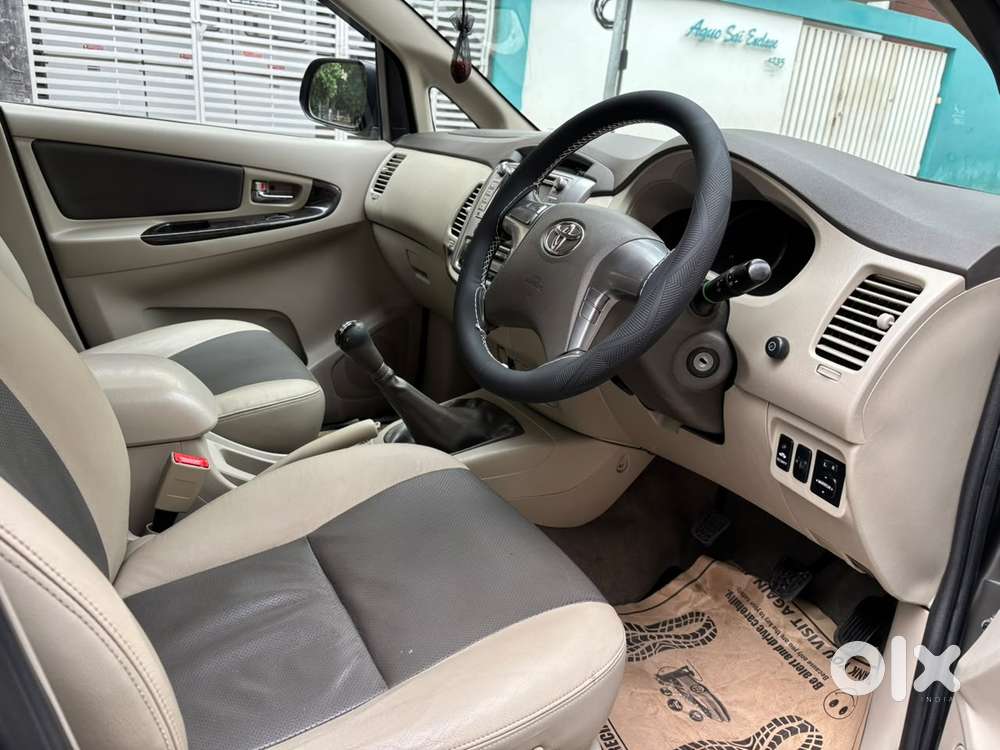 Toyota Innova 2.5 Zx 7 Str Bs-iv, 2015, Diesel