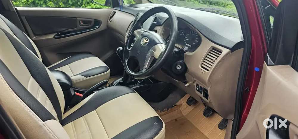 Toyota Innova 2015 Diesel 200000 Km Driven