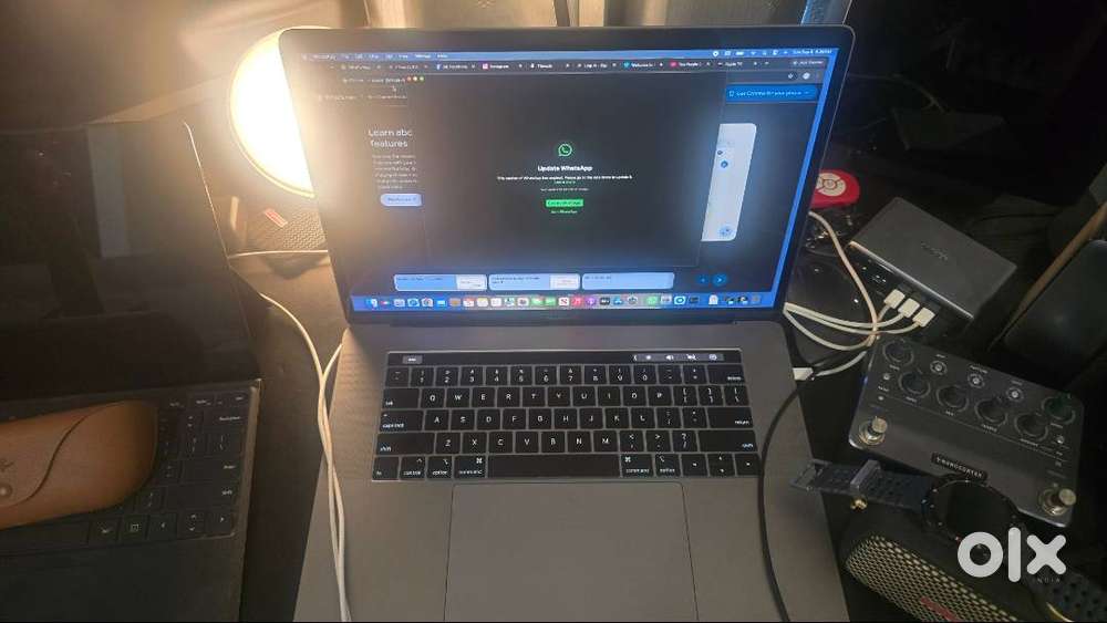 MacBook pro 15 inch ( track pad) excellent condition