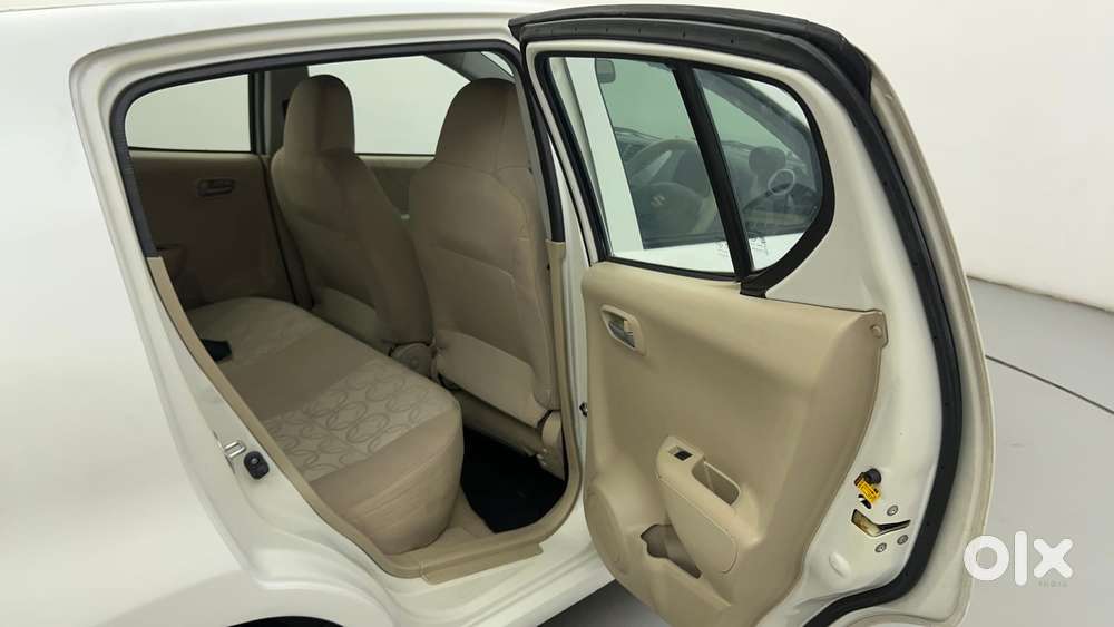 Maruti Suzuki A-star 1.0 Zxi, 2013, Petrol