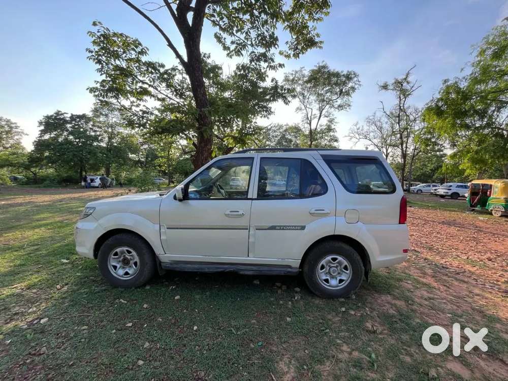 Tata Safari Storme 2013 Year