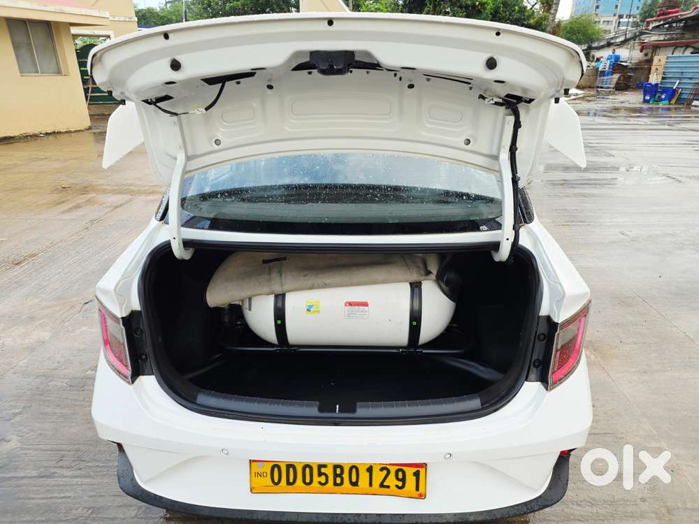 Hyundai Aura 1.0 Sx Plus Petrol, 2024, Cng & Hybrids
