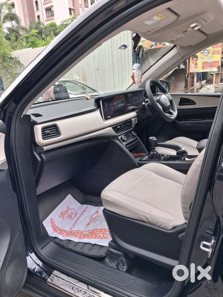 Mahindra Xuv700 2.2 Ax 5 Diesel Mt 7 Str, 2025, Diesel