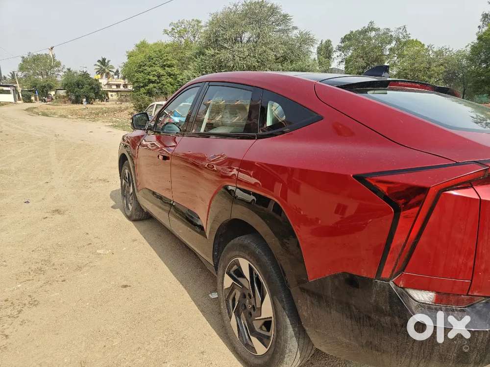Mahindra Xev 9e 2025 Electric 8850 Km Driven