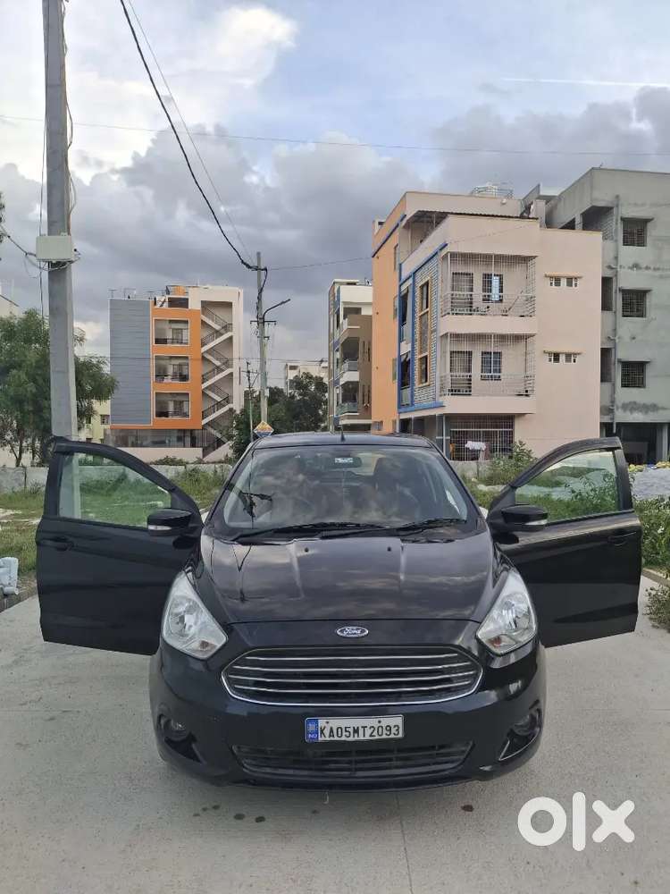 Ford Figo 1.2 Titanium Petrol 2016