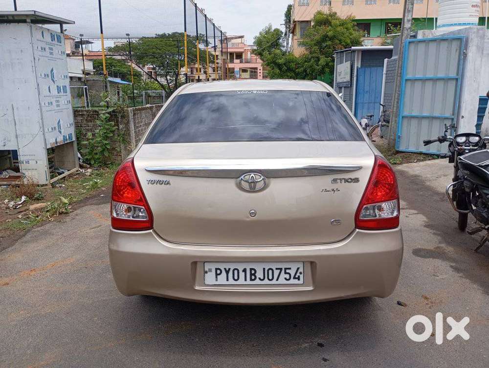 Toyota Etios, 2011, Petrol