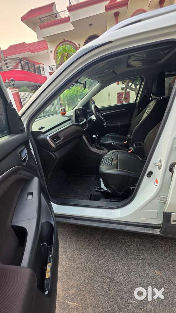 Maruti Suzuki Brezza 1.5 Zxi At Smart Hybrid, 2025, Petrol