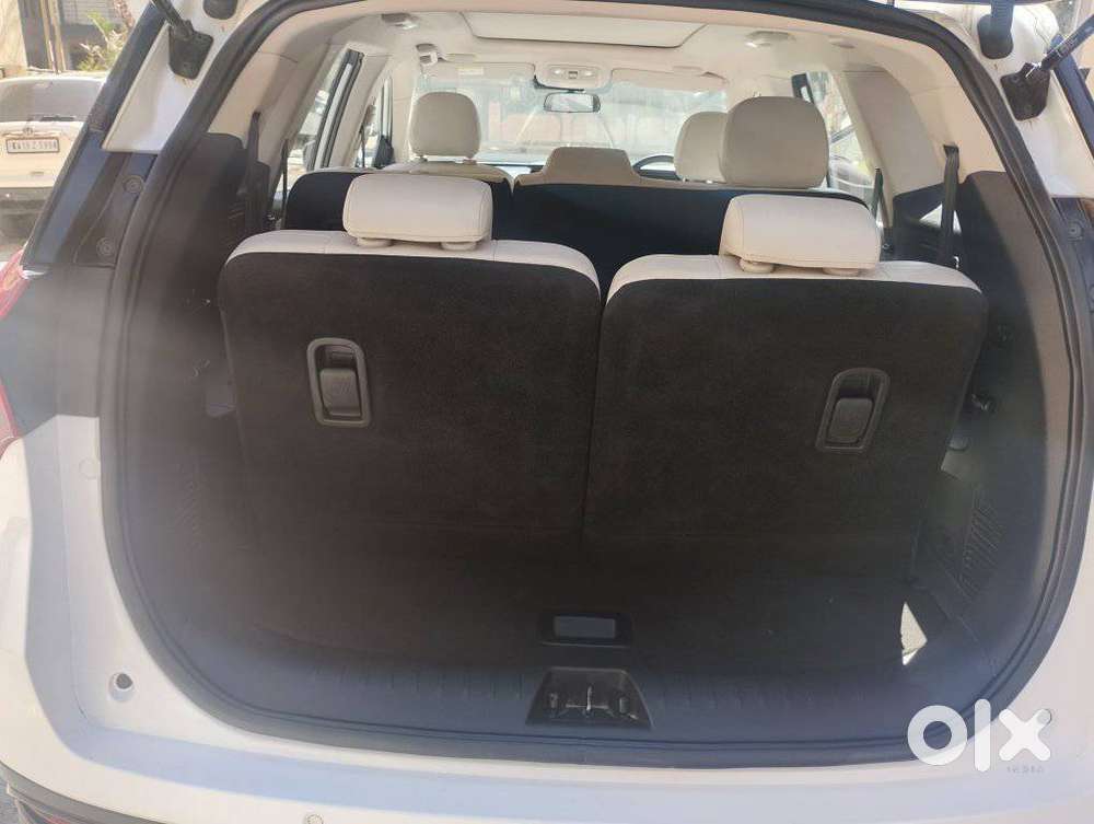 Mahindra Xuv700 2.0 Ax 7 Petrol At Luxury Pack Str, 2024, Petrol