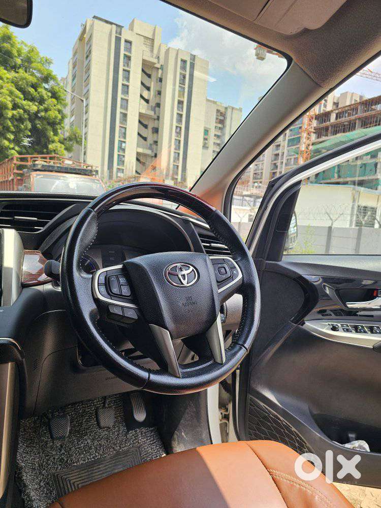 Toyota Innova Crysta [2020-ongoing] 2.4 Vx 8 Str, 2022, Diesel