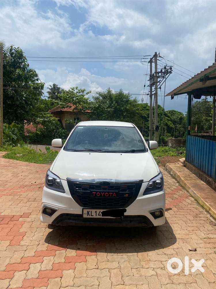 Toyota Innova Diesel 2.5 2015