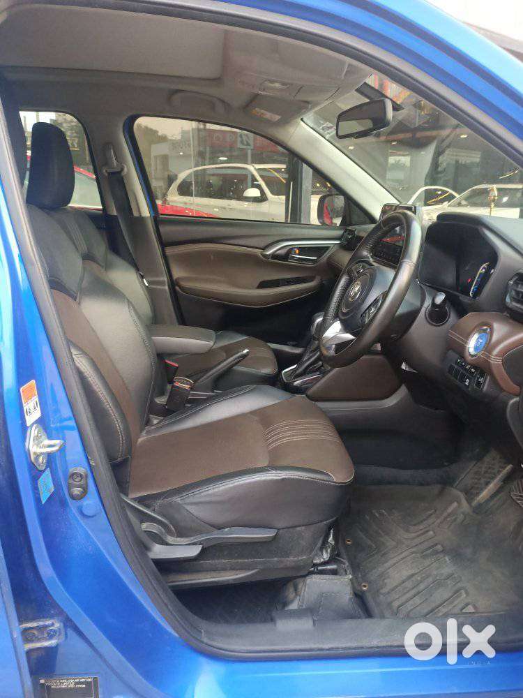 Toyota Urban Cruiser Hyryder, 2023, Petrol