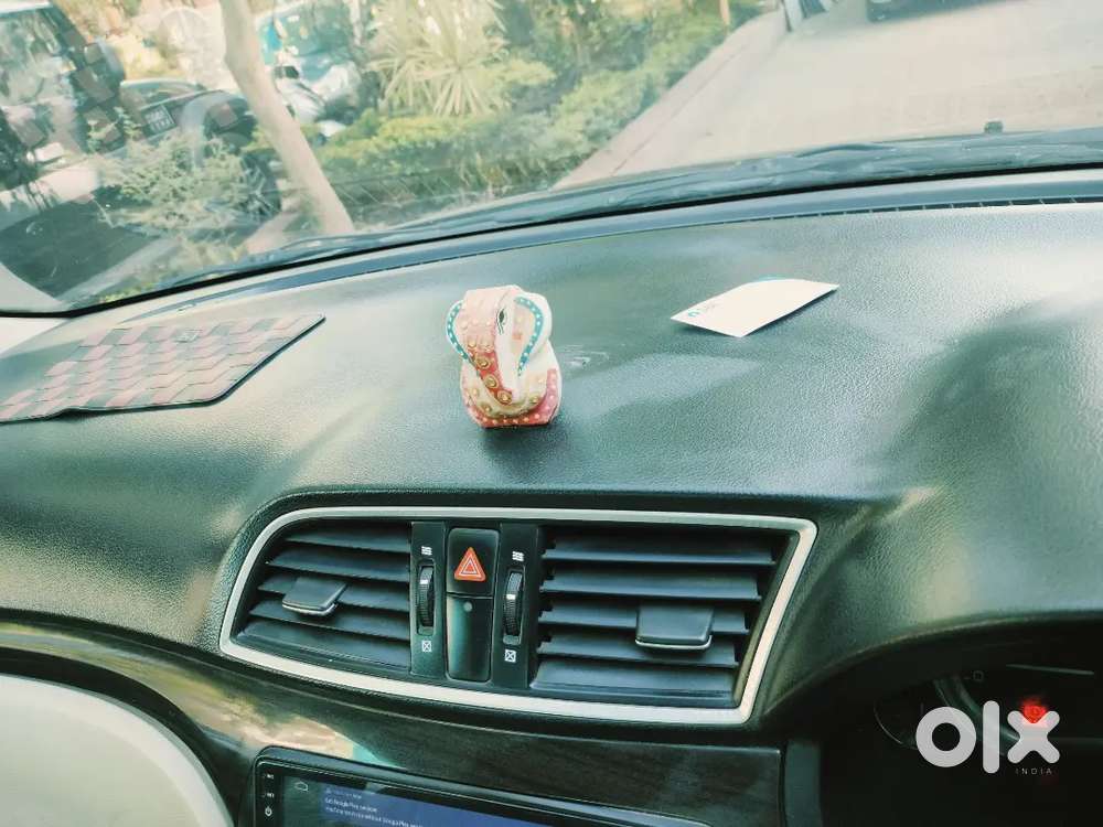 Ciaz 2015 Petrol Vxi+ Non Accidented Bank Officers