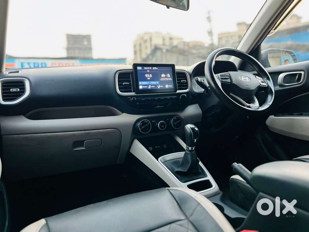 Hyundai Venue, 2023, Petrol