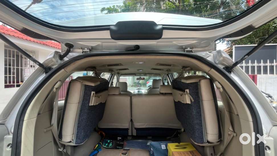 Toyota Innova 2.5 V 8 Str, 2014, Diesel
