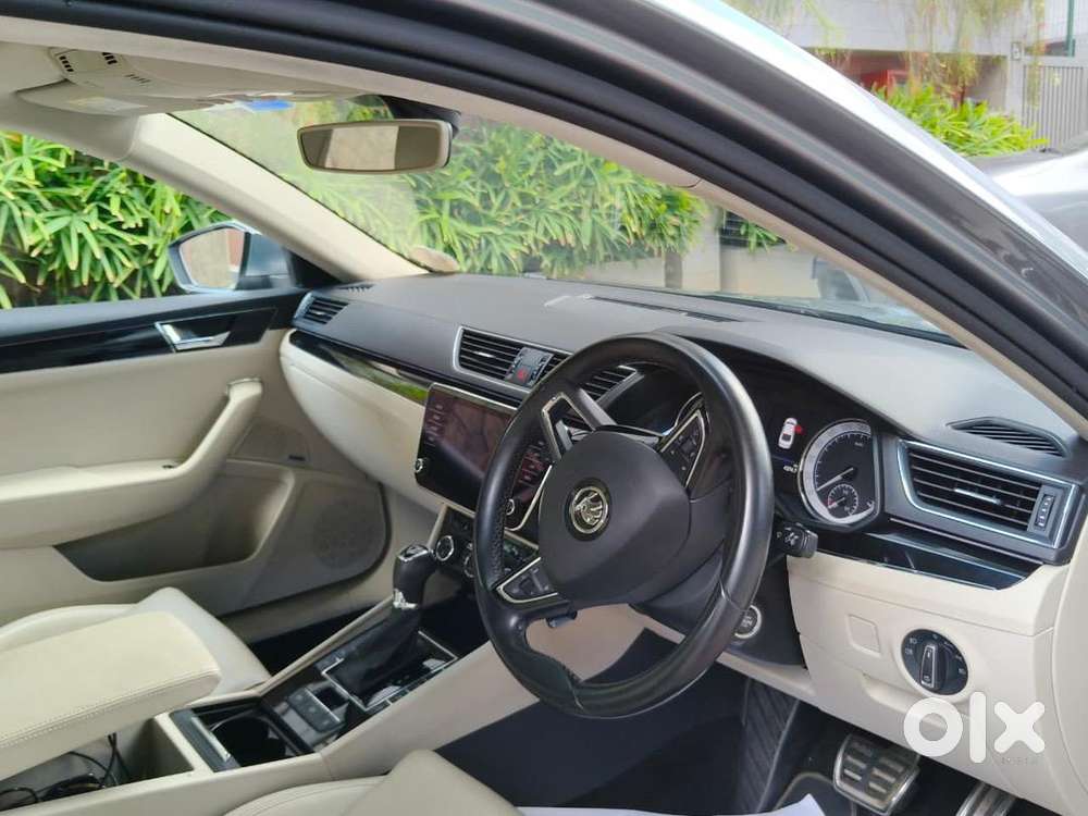 Skoda Superb Petrol 2021