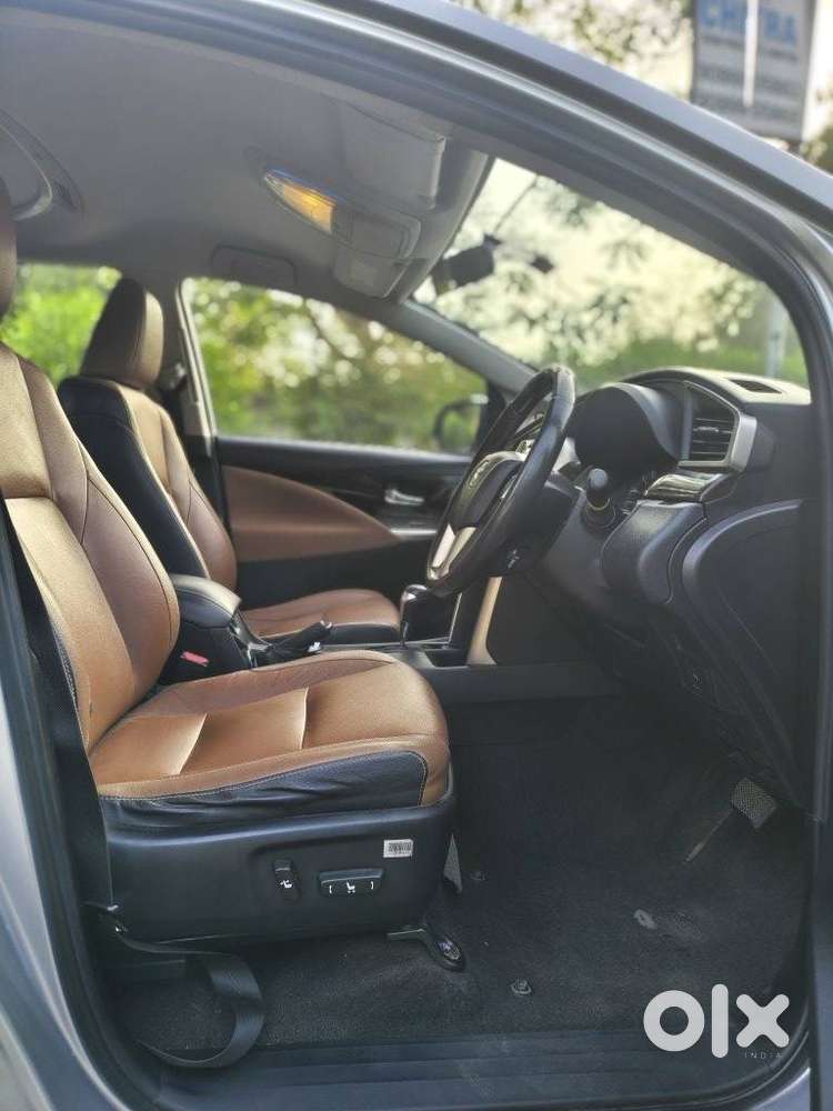 Toyota Innova Crysta 2.8z Automatic, 2016, Diesel