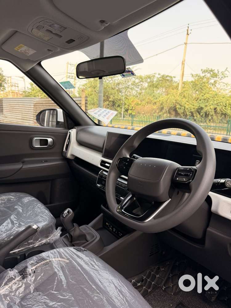 Hyundai Venue Sx Mt, 2025, Petrol