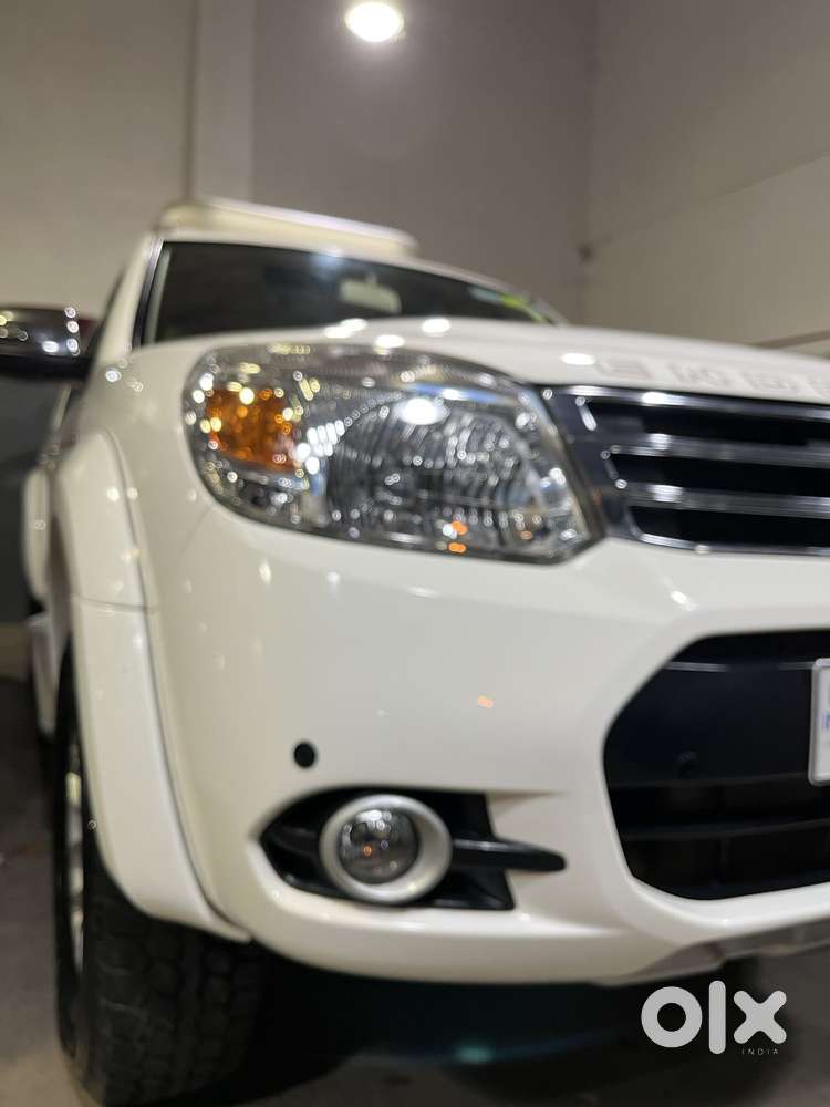 Ford Endeavour 3.2 Titanium At 4x4, 2014, Diesel