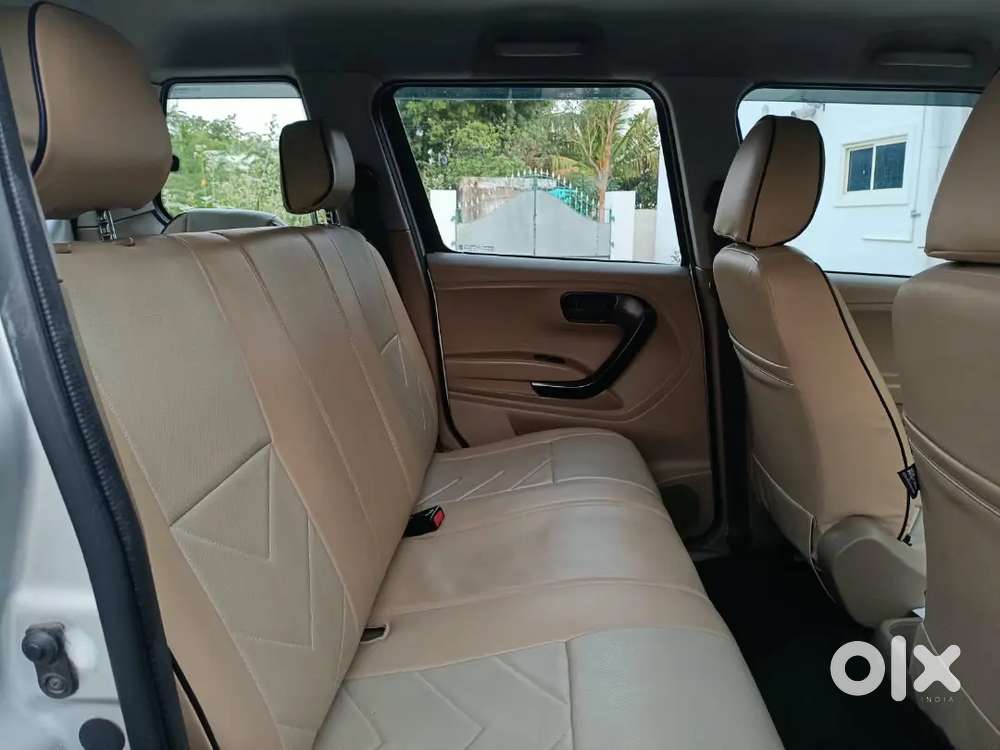 Mahindra Tuv 300 2017.