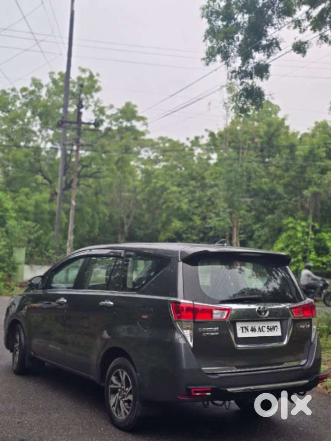 Toyota Innova Crysta 2.7 V, 2023, Petrol