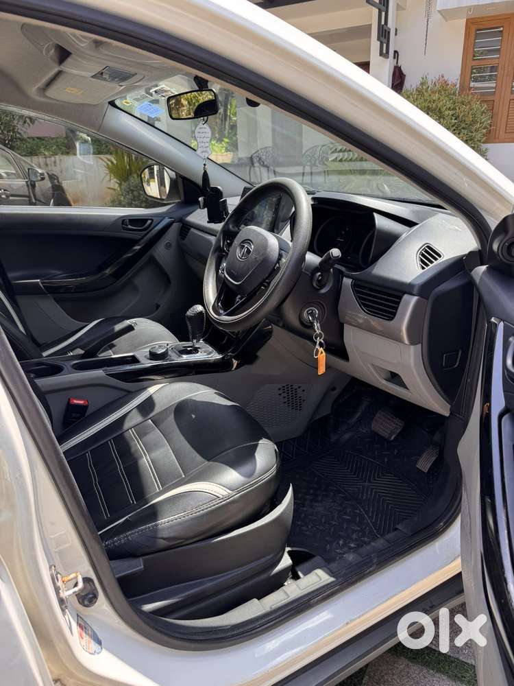 Tata Nexon 1.2 Revotron Xma Amt (s), 2020, Diesel