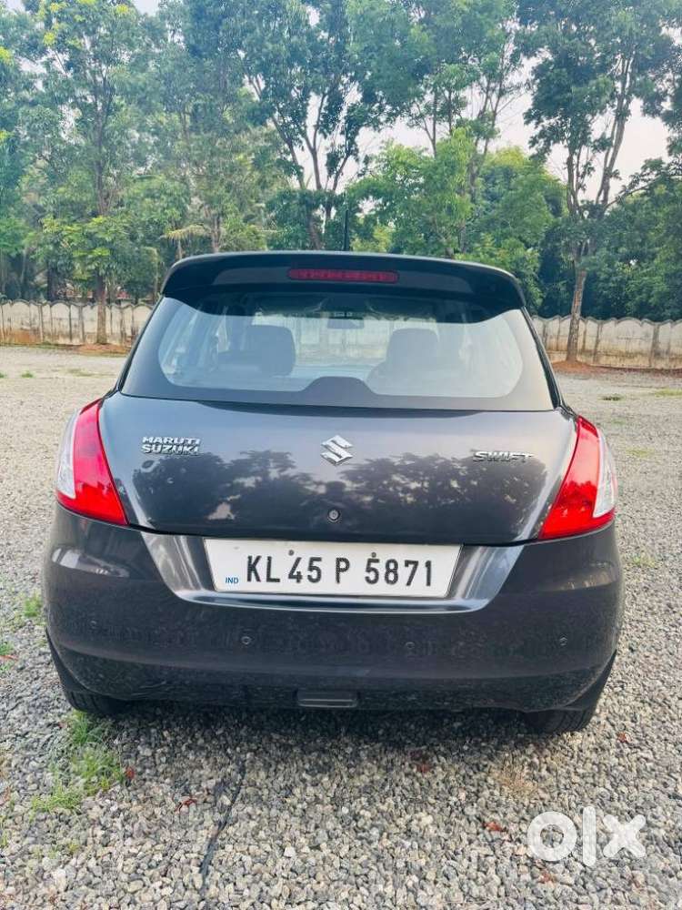 Maruti Suzuki Swift Lxi Optional-o, 2017, Petrol