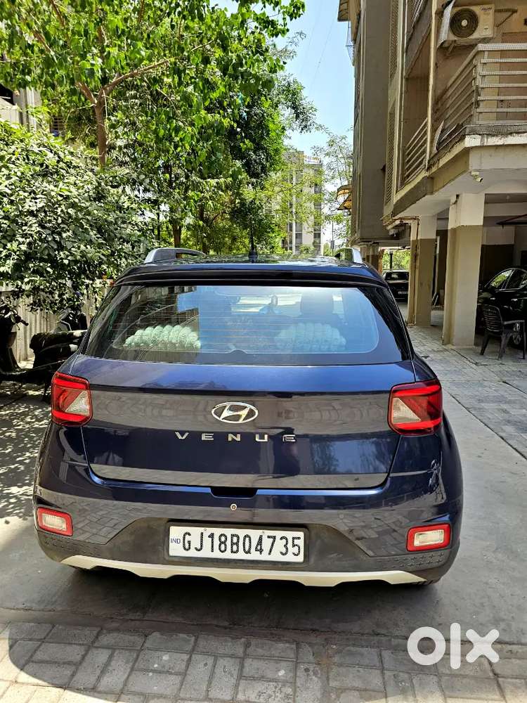 Hyundai Venue 2022 Petrol Well Maintained